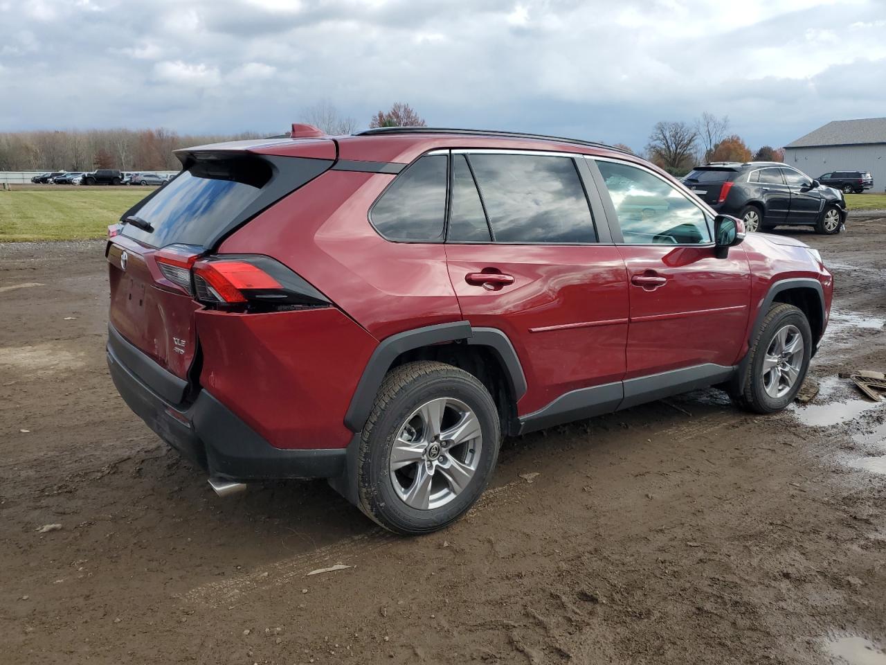Toyota RAV4 Xle Image 3