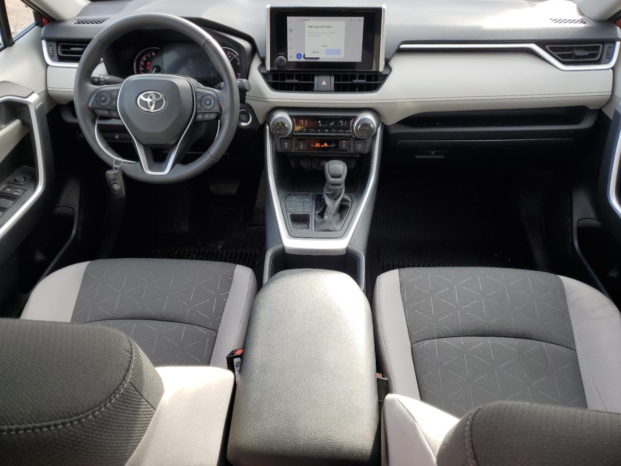 Toyota RAV4 Xle Image 5