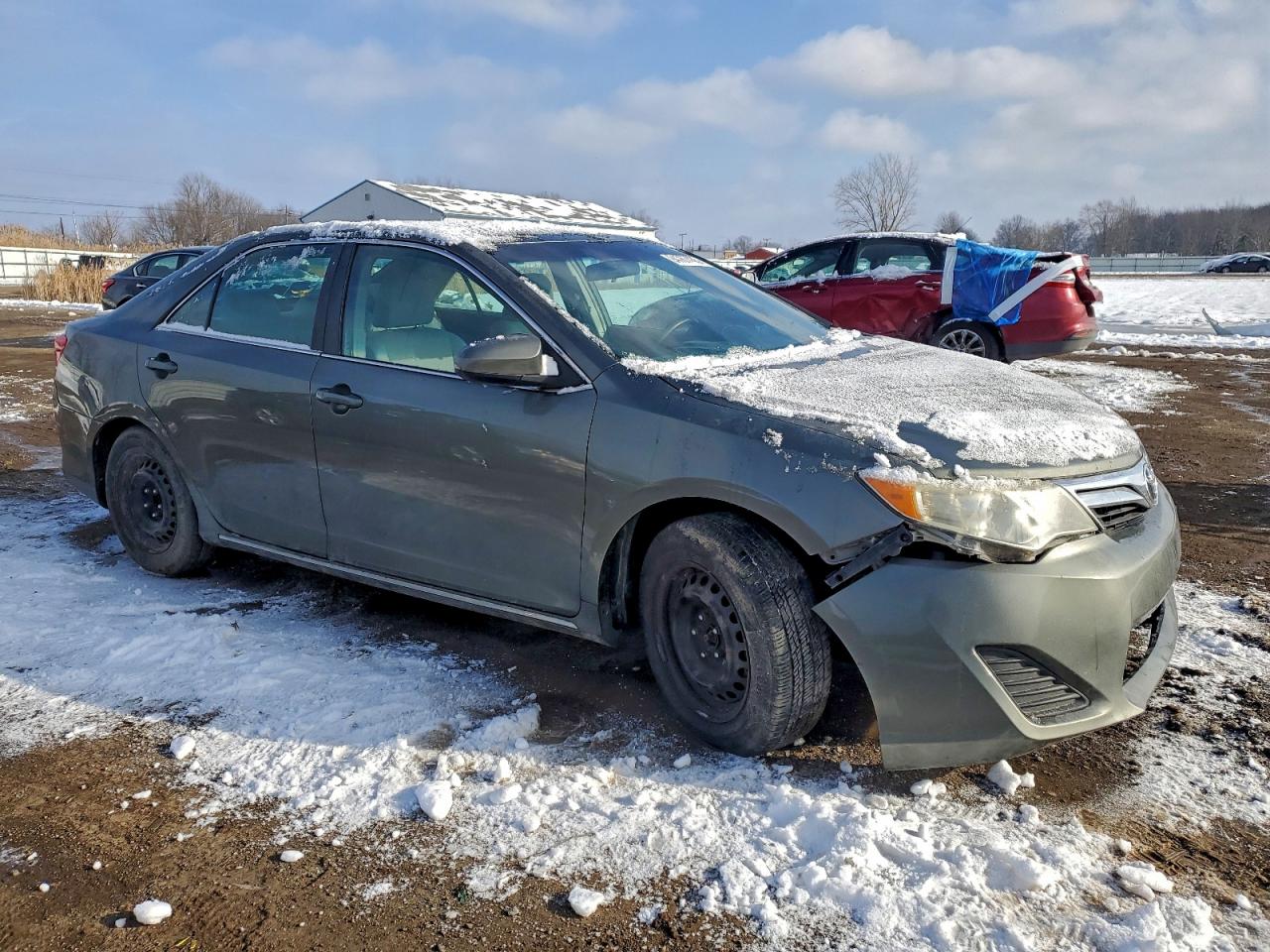 Toyota Camry Base Image 3