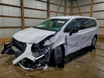  Salvage Chrysler Pacifica