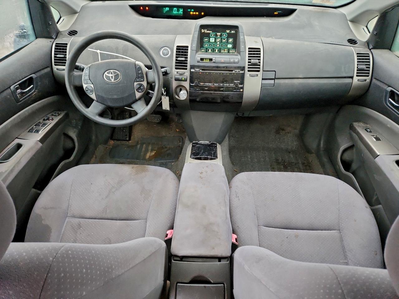 Toyota Prius Image 10