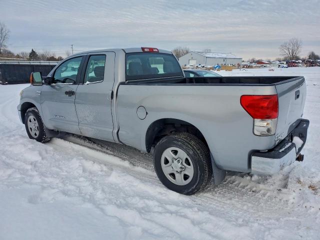 Toyota Tundra Double Cab Image 12