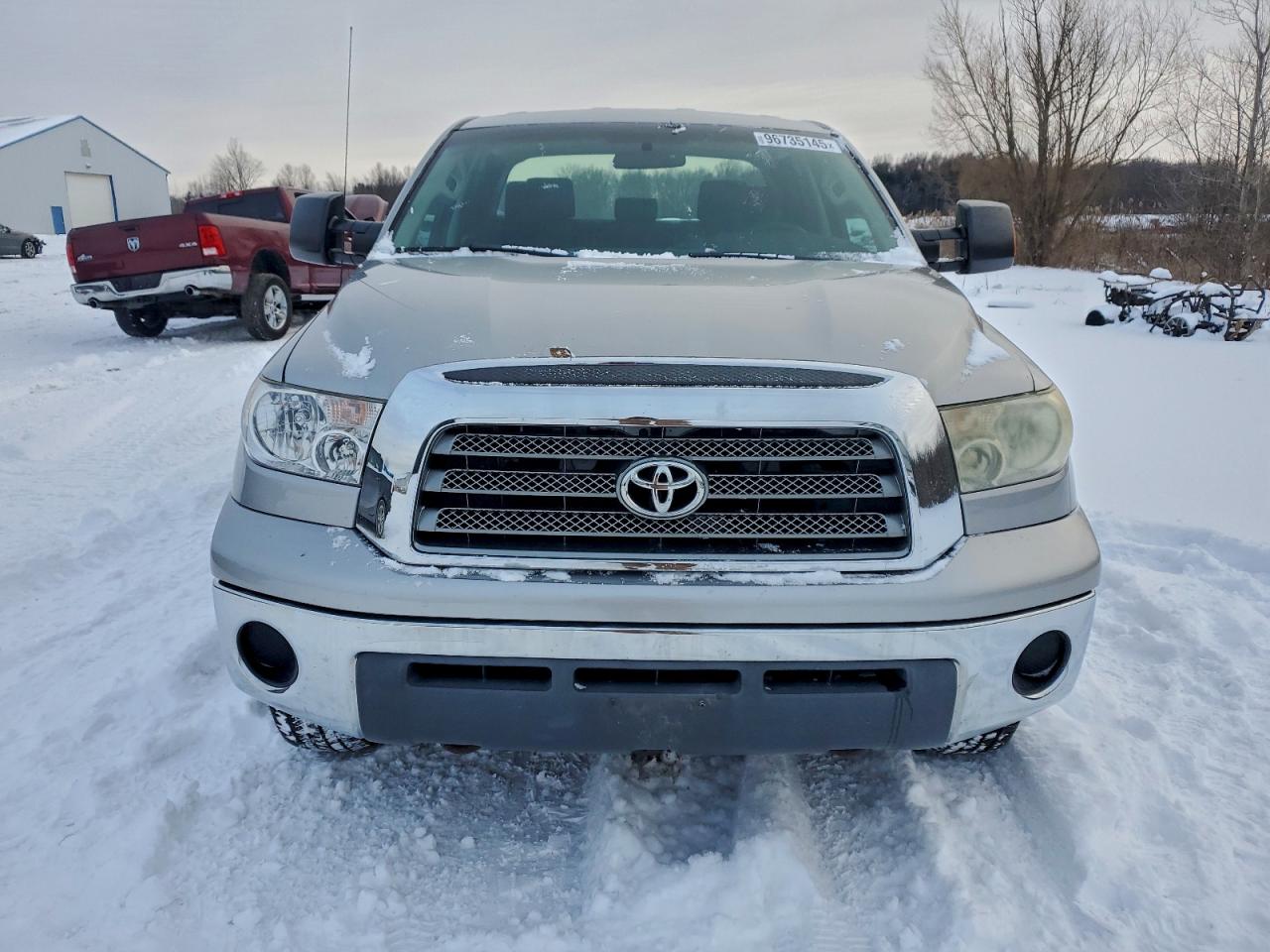 Toyota Tundra Double Cab Image 4