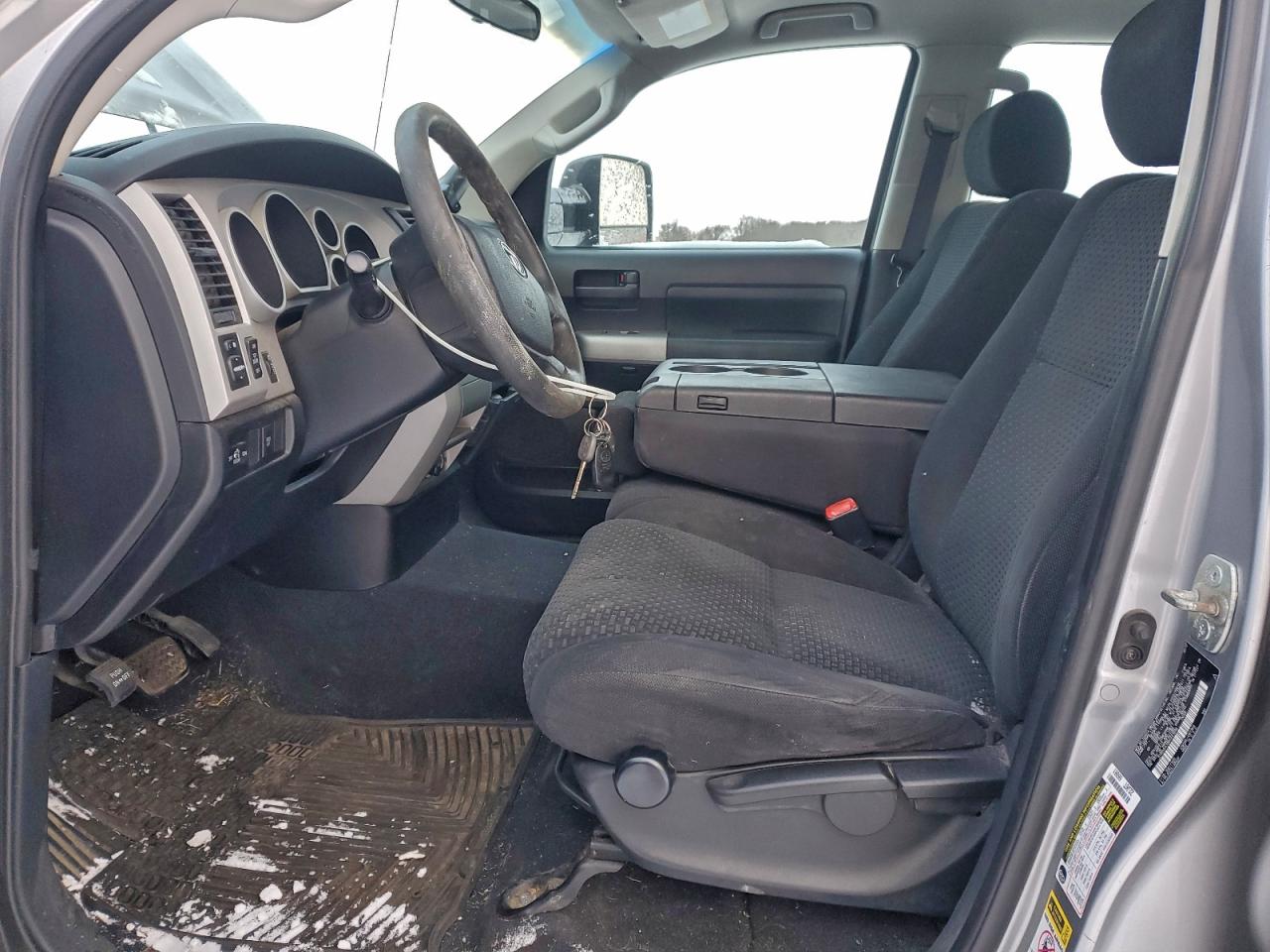 Toyota Tundra Double Cab Image 9