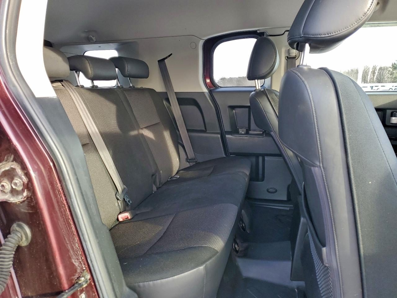 Toyota FJ Cruiser Image 6