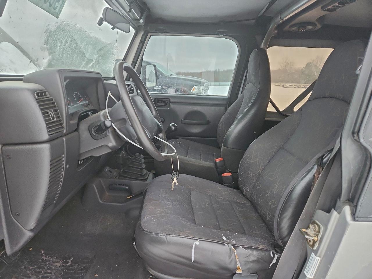 Jeep Wrangler Se Image 3