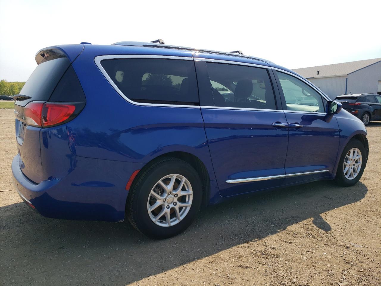 Chrysler Pacifica Touring L Image 4