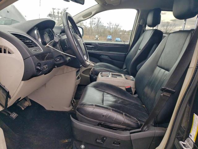 Chrysler Minivan Touring L Image 10