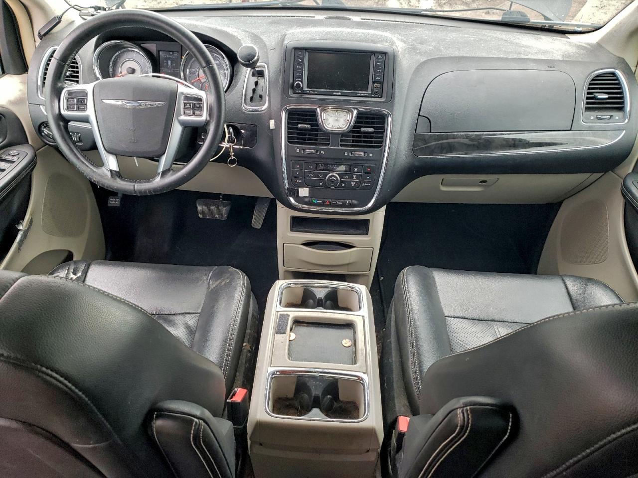 Chrysler Minivan Touring L Image 9