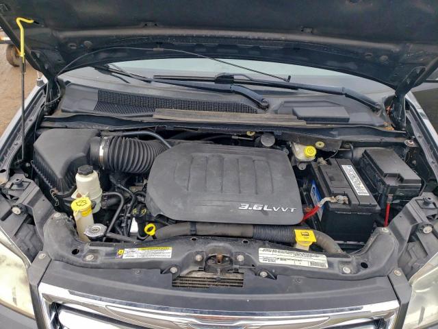 Chrysler Minivan Touring L Image 5