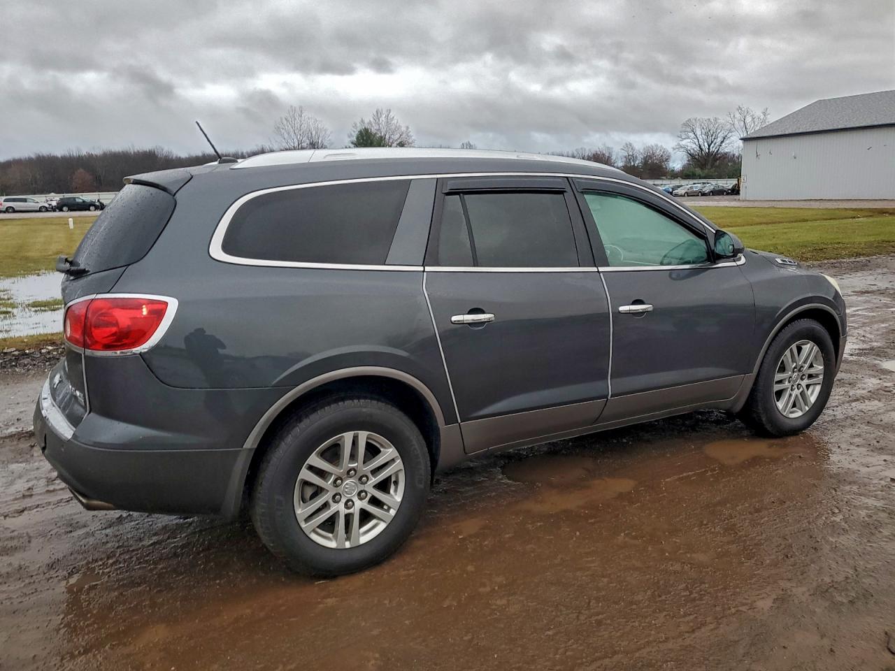 Buick Enclave Image 3