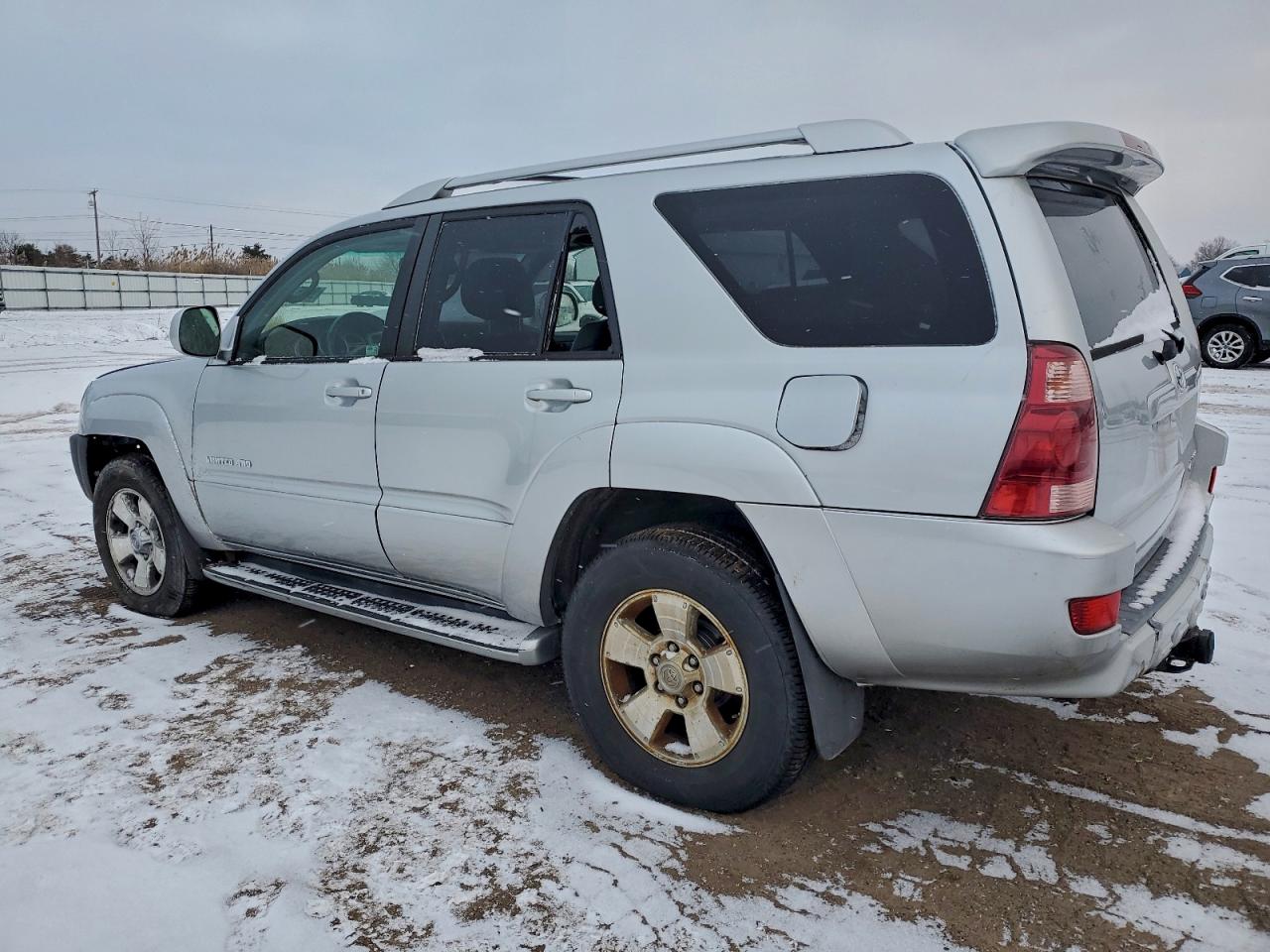 Toyota 4Runner Limited Image 4