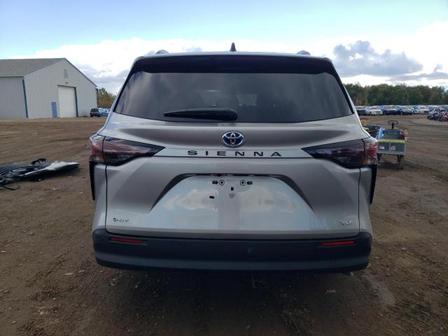 Toyota Sienna Xle Image 10