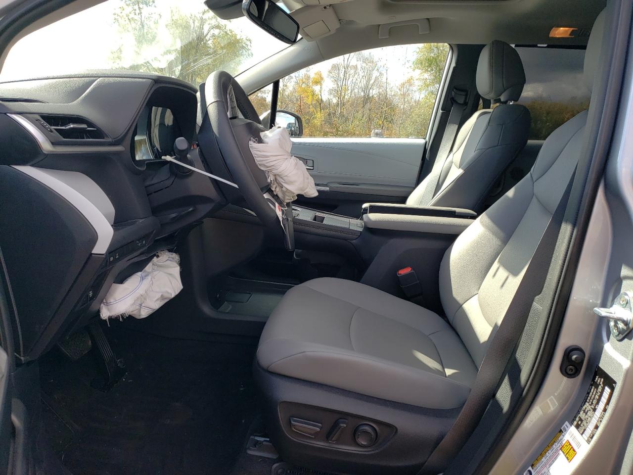 Toyota Sienna Xle Image 8