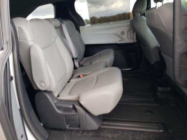 Toyota Sienna Xle Image 14