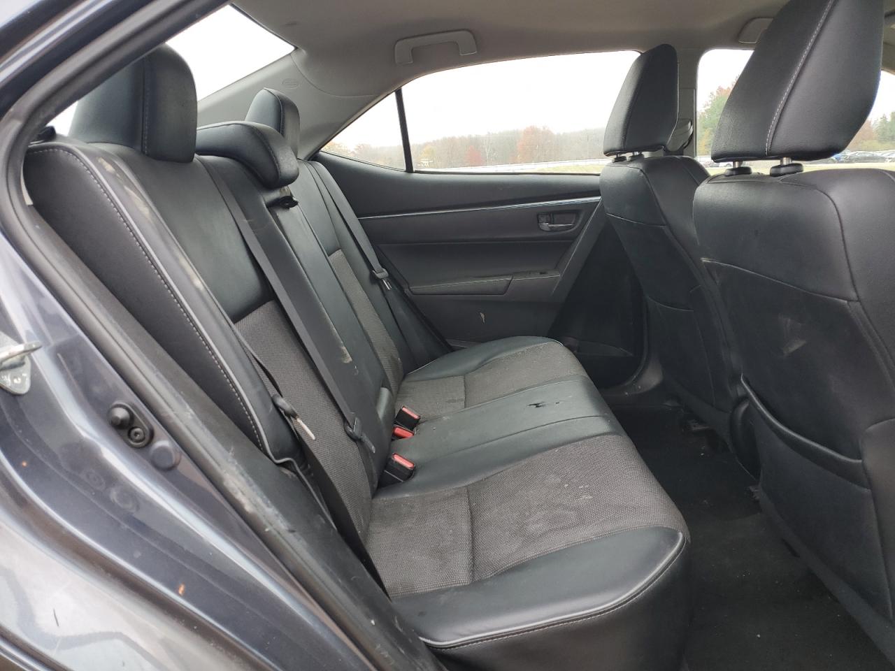 Toyota Corolla L Image 10