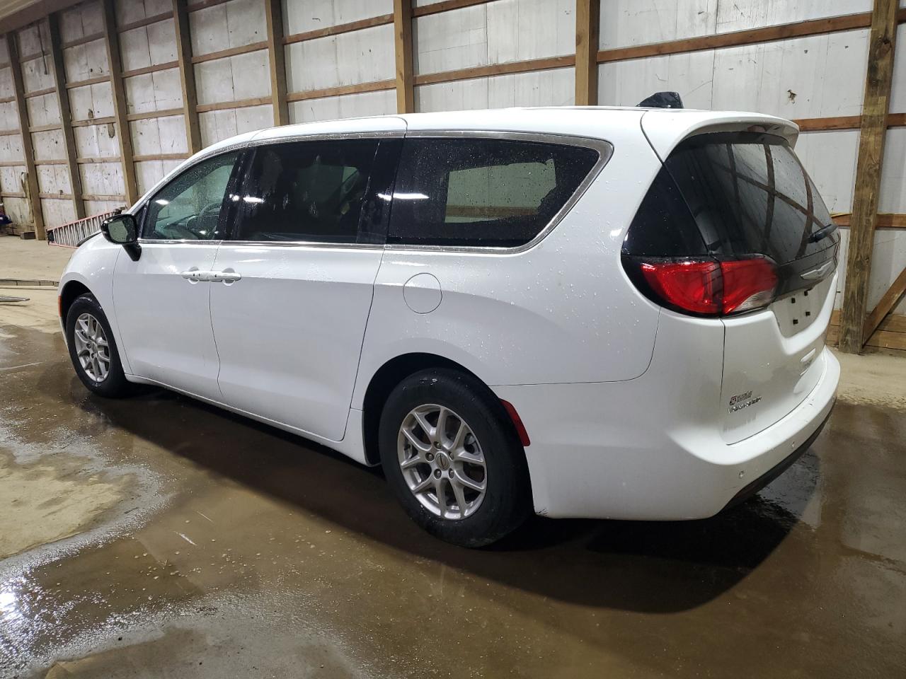 Chrysler Minivan Lx Image 3