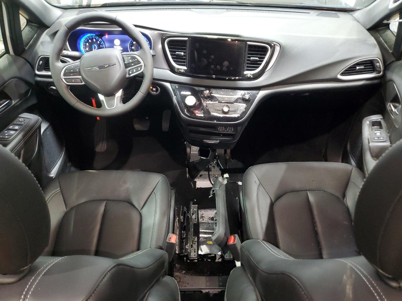 Chrysler Minivan Lx Image 6