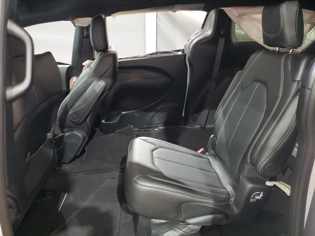 Chrysler Minivan Lx Image 10