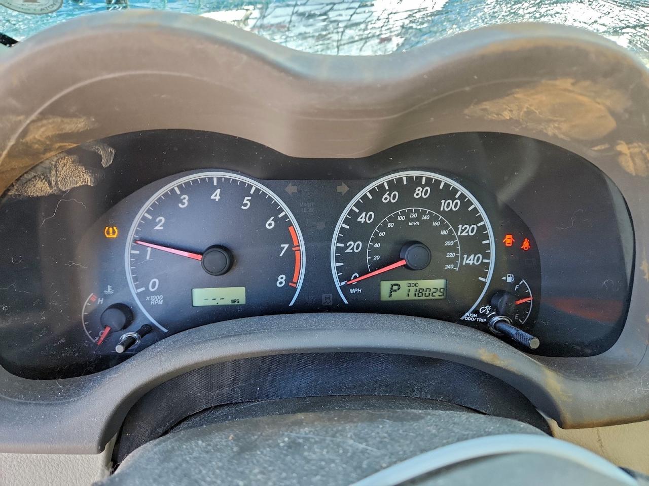 Toyota Corolla Base Image 9