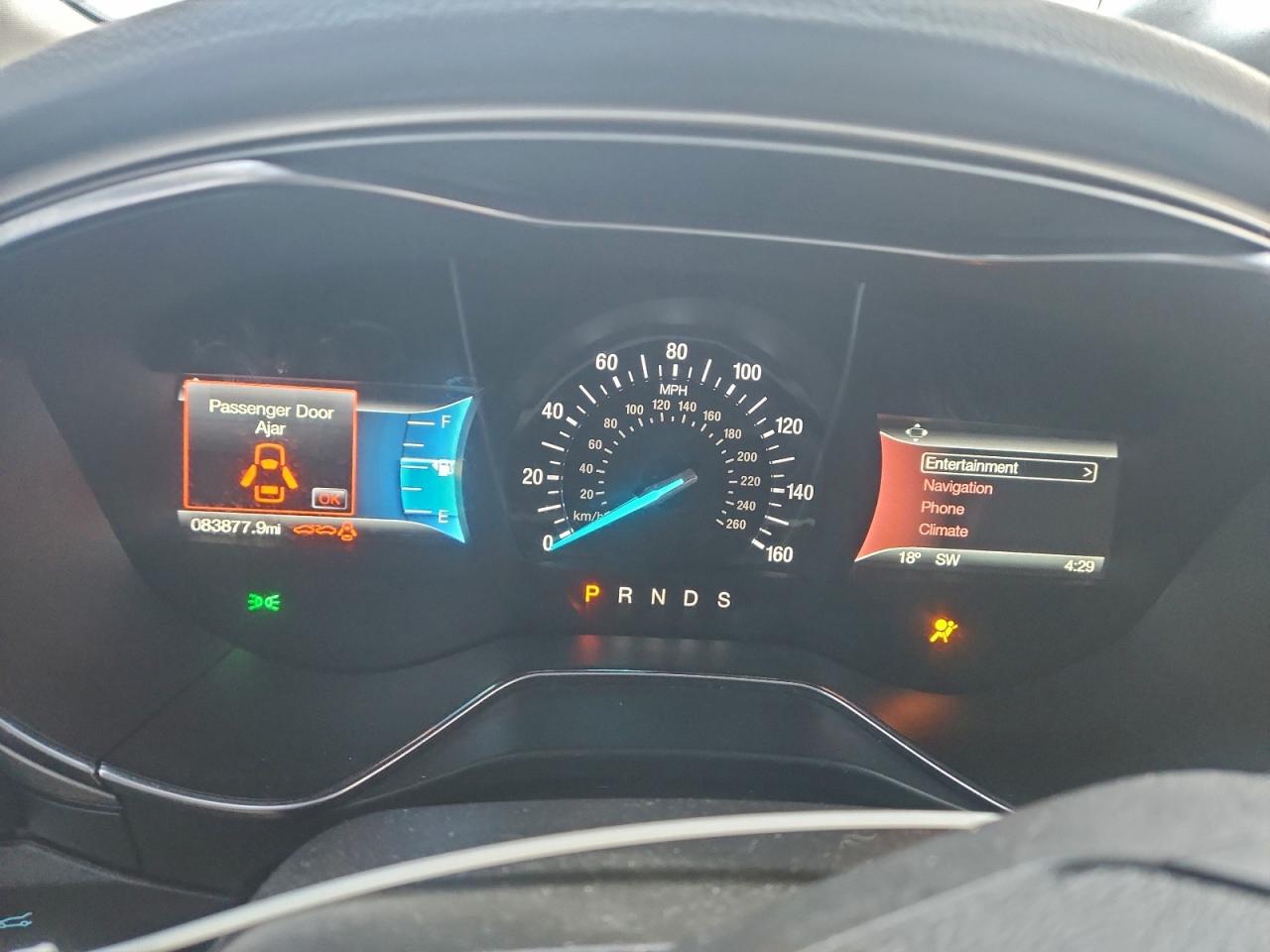 Ford Fusion Se Image 8