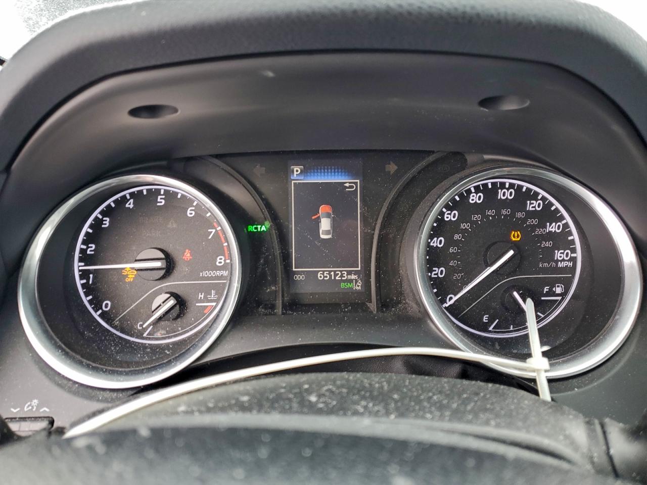 Toyota Camry L Image 9