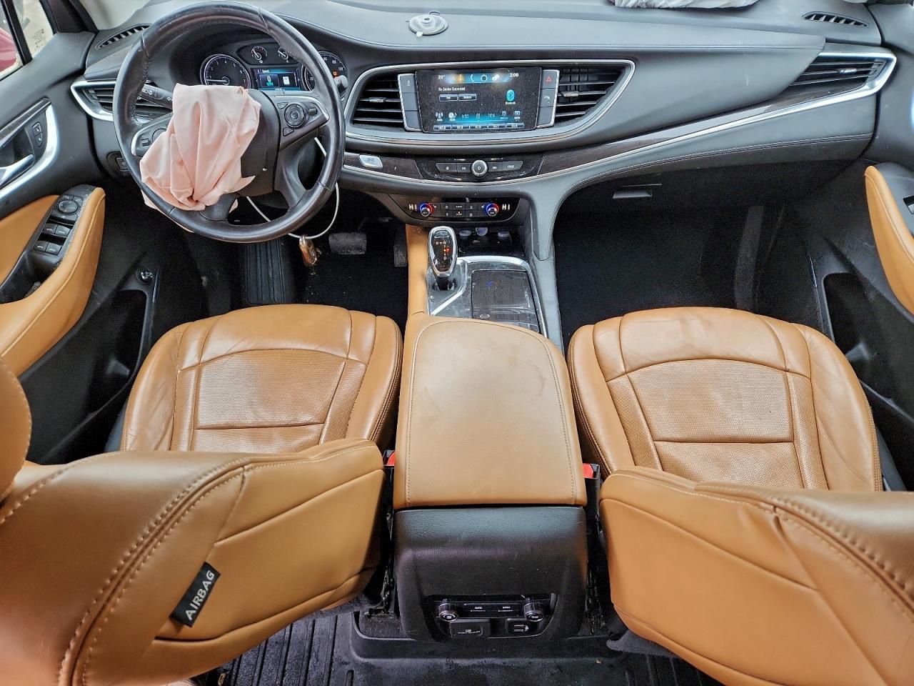 Buick Enclave Essence Image 5