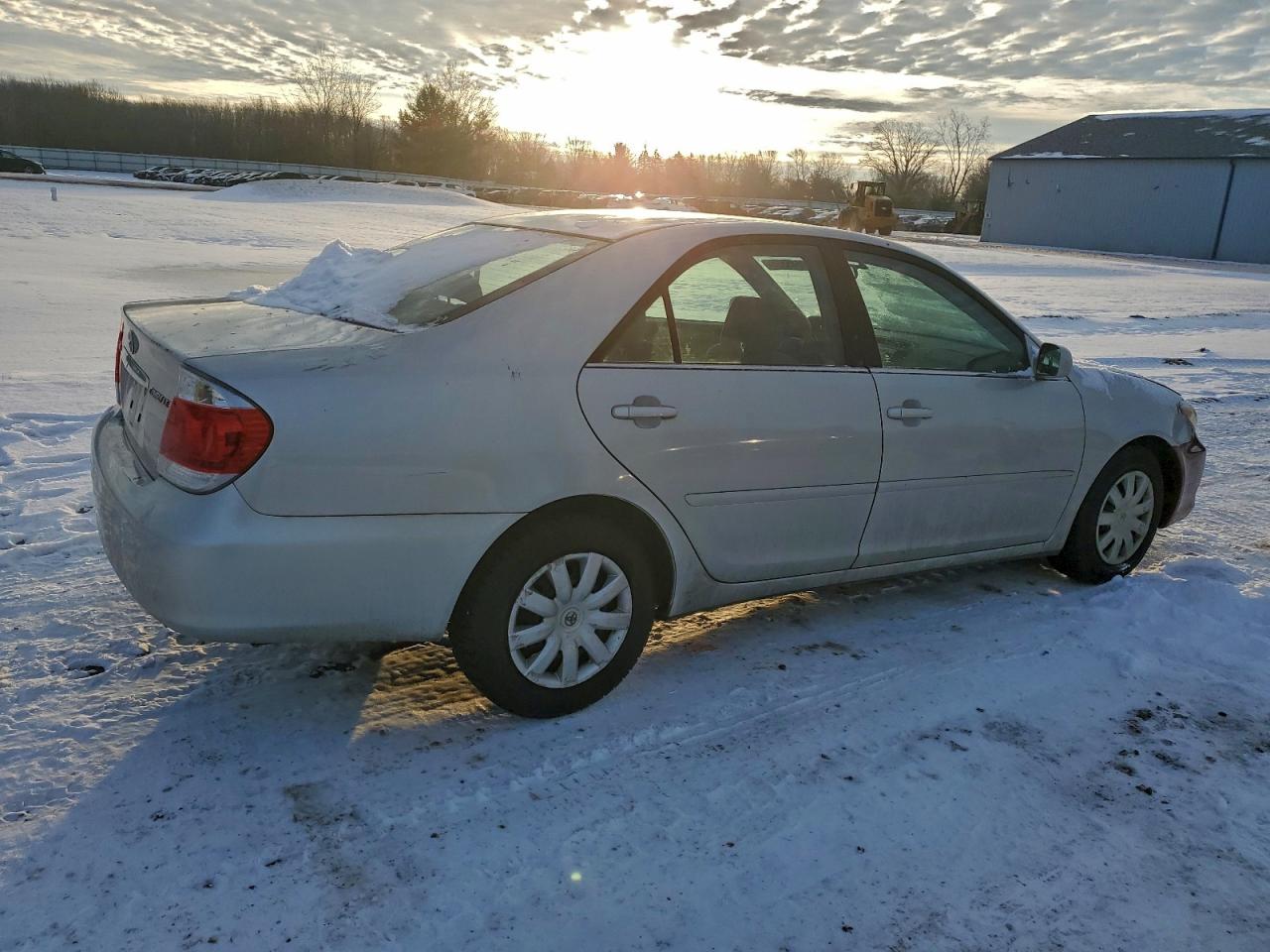 Toyota Camry Le Image 5