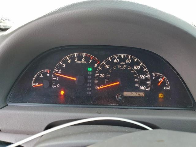 Toyota Camry Le Image 12