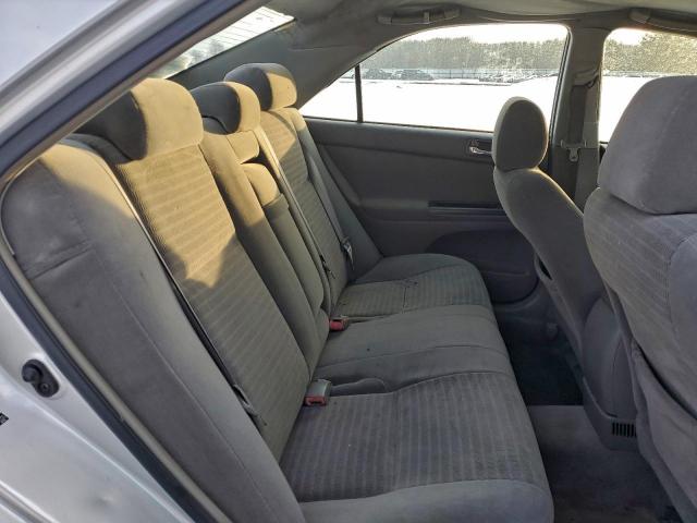 Toyota Camry Le Image 3