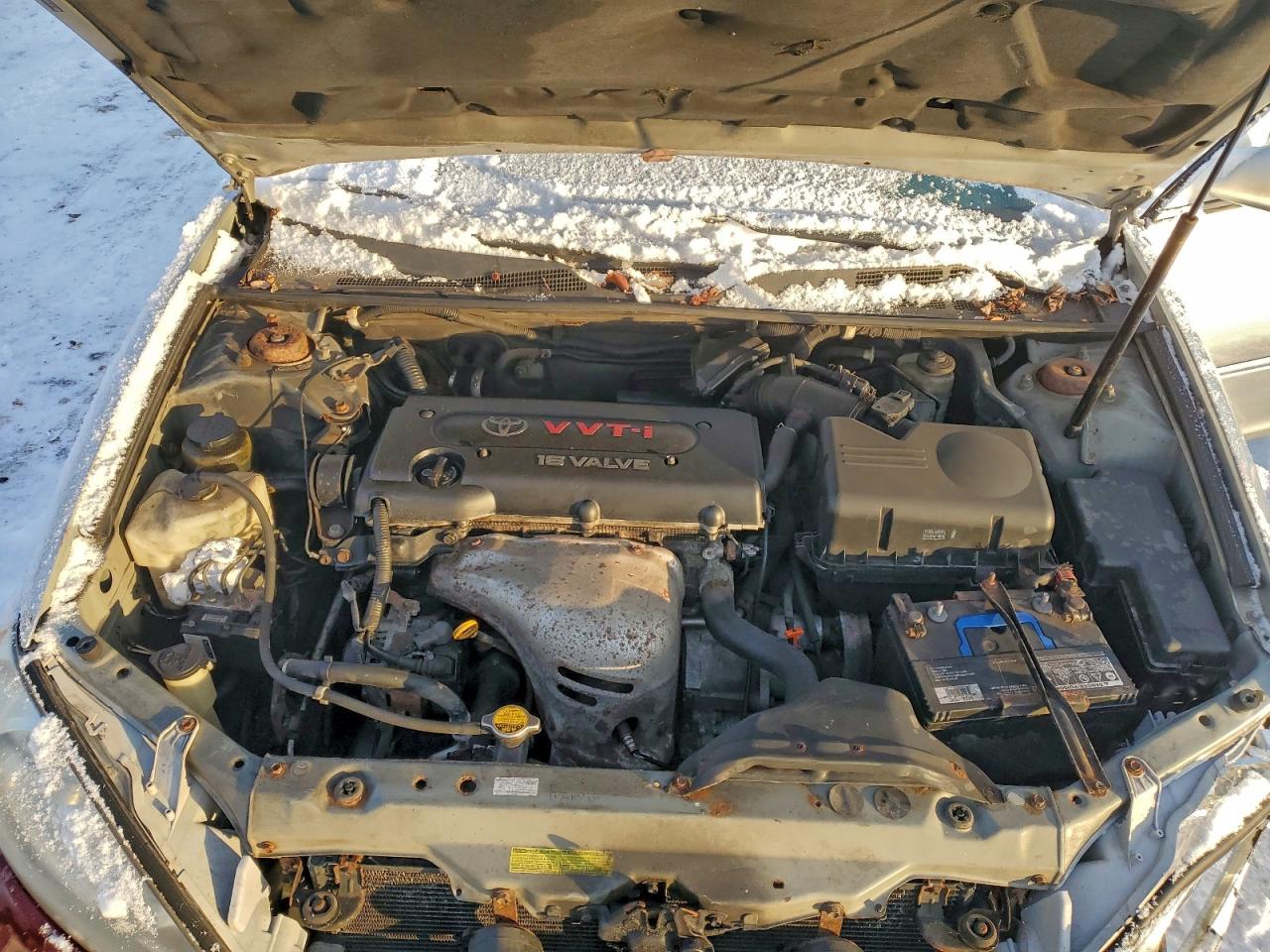 Toyota Camry Le Image 4