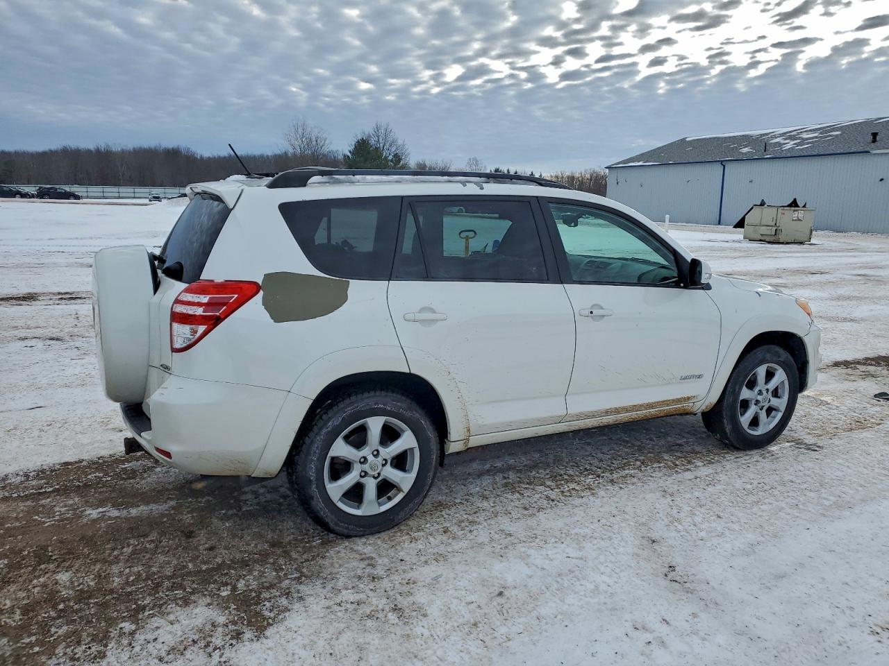 Toyota RAV4 Limited Image 3