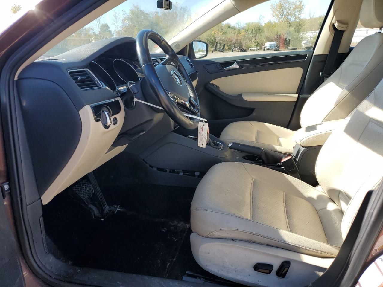 Volkswagen Jetta Sel Image 9