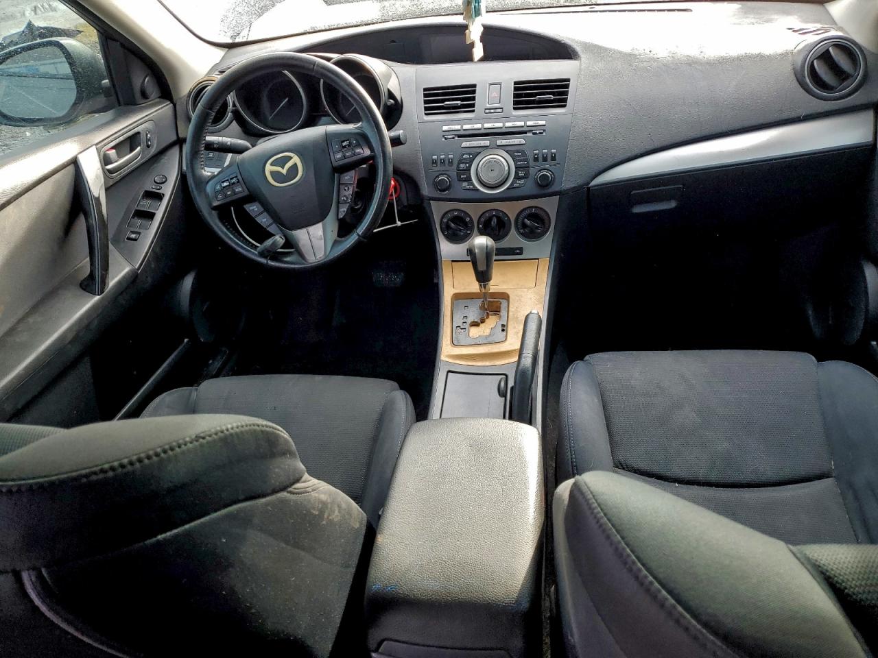 Mazda Mazda3 S Image 8