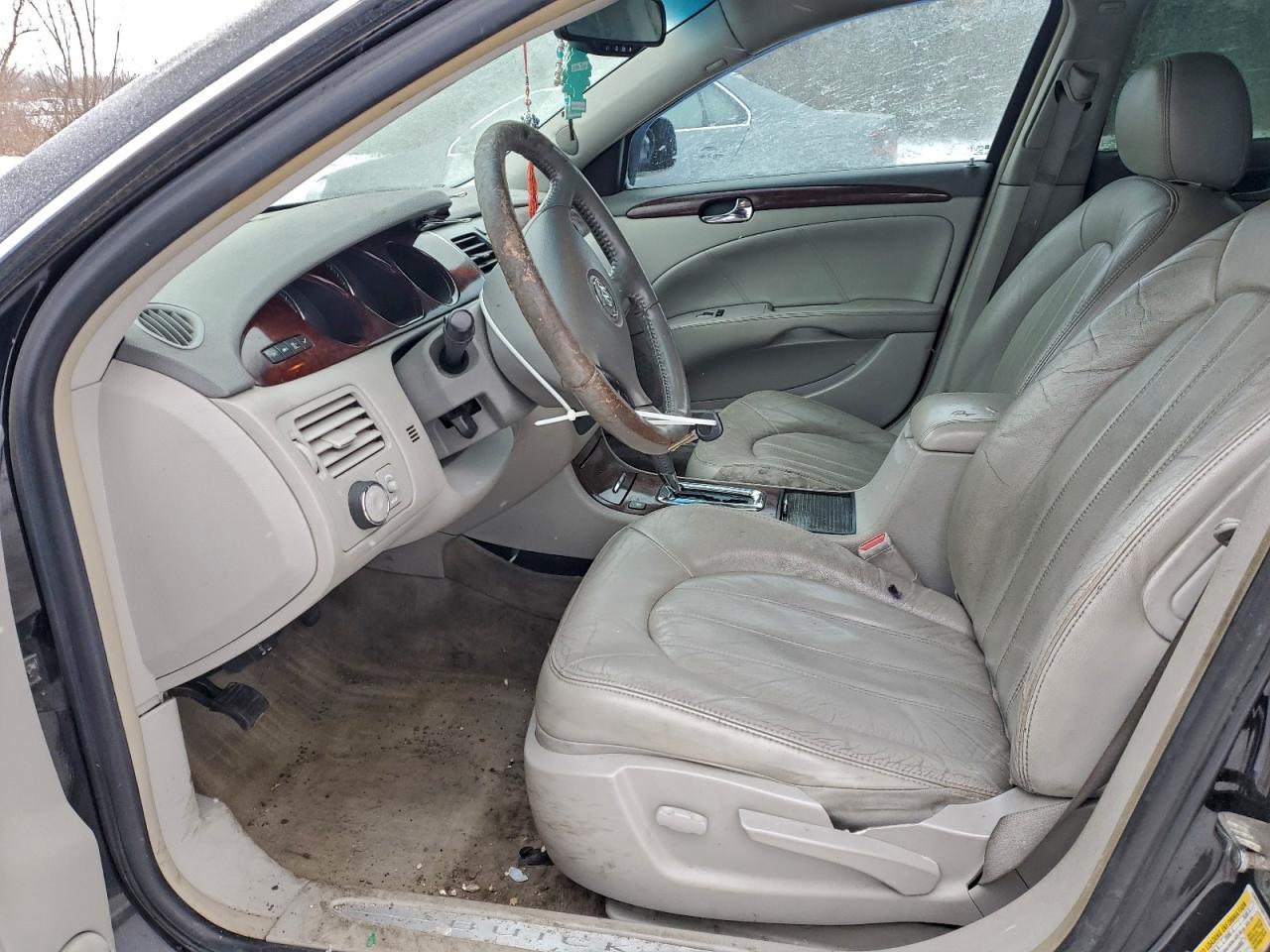 Buick Lucerne Cxl Image 6