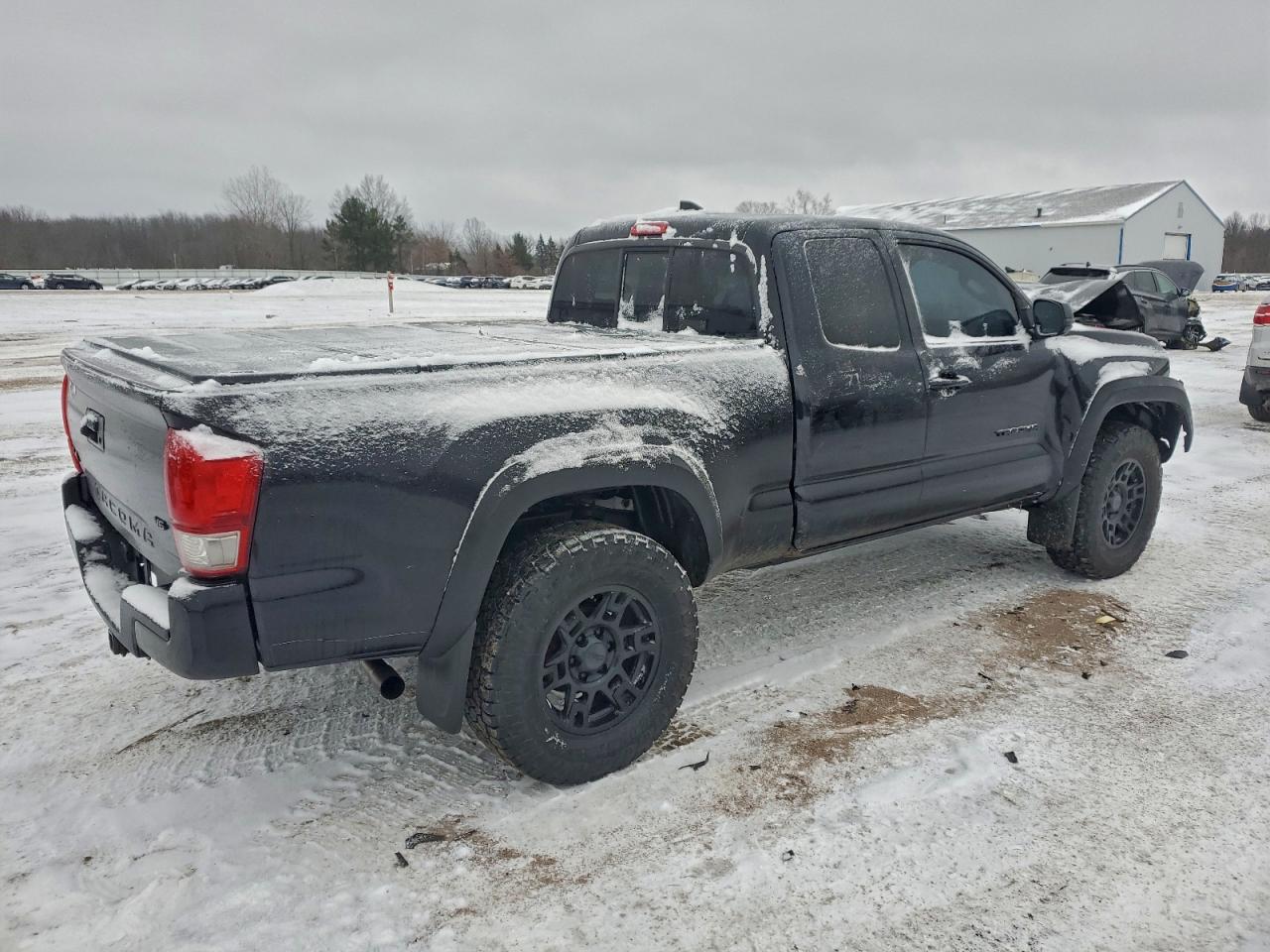 Toyota Tacoma Access Cab Image 4