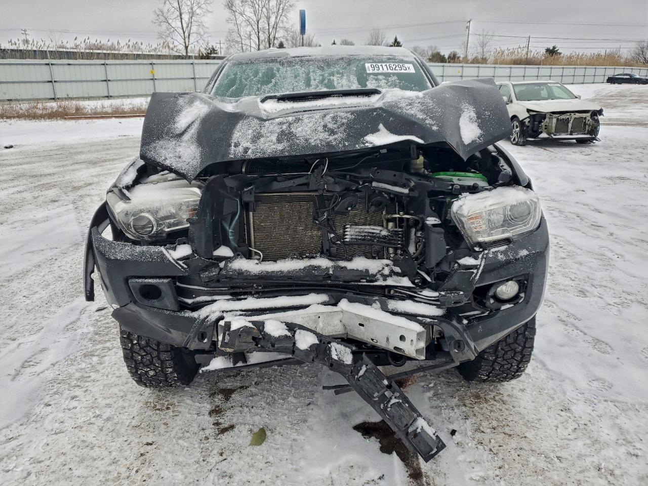 Toyota Tacoma Access Cab Image 3