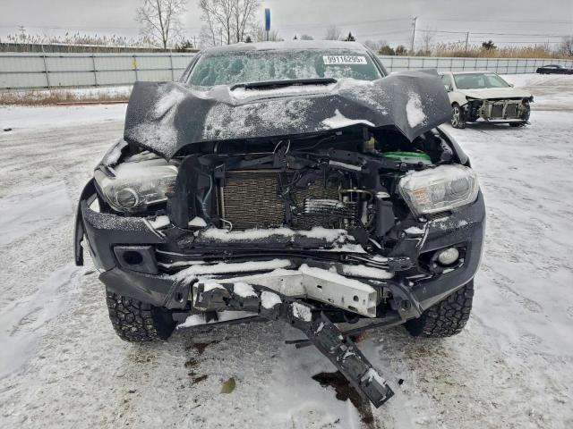 Toyota Tacoma Access Cab Image 3