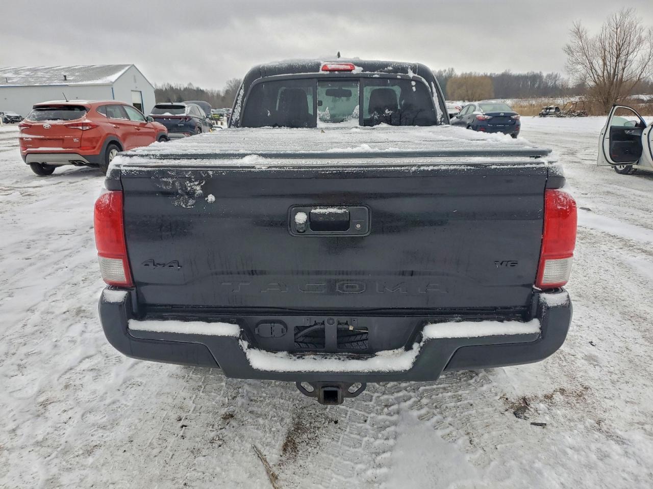 Toyota Tacoma Access Cab Image 5