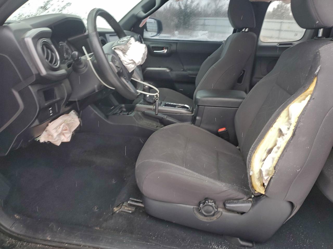 Toyota Tacoma Access Cab Image 7