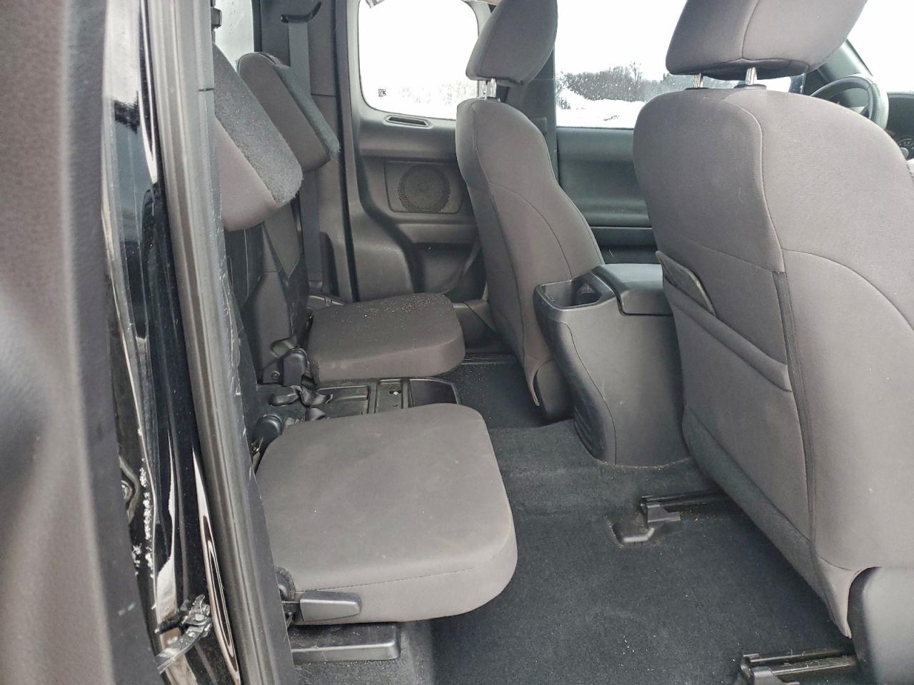 Toyota Tacoma Access Cab Image 11