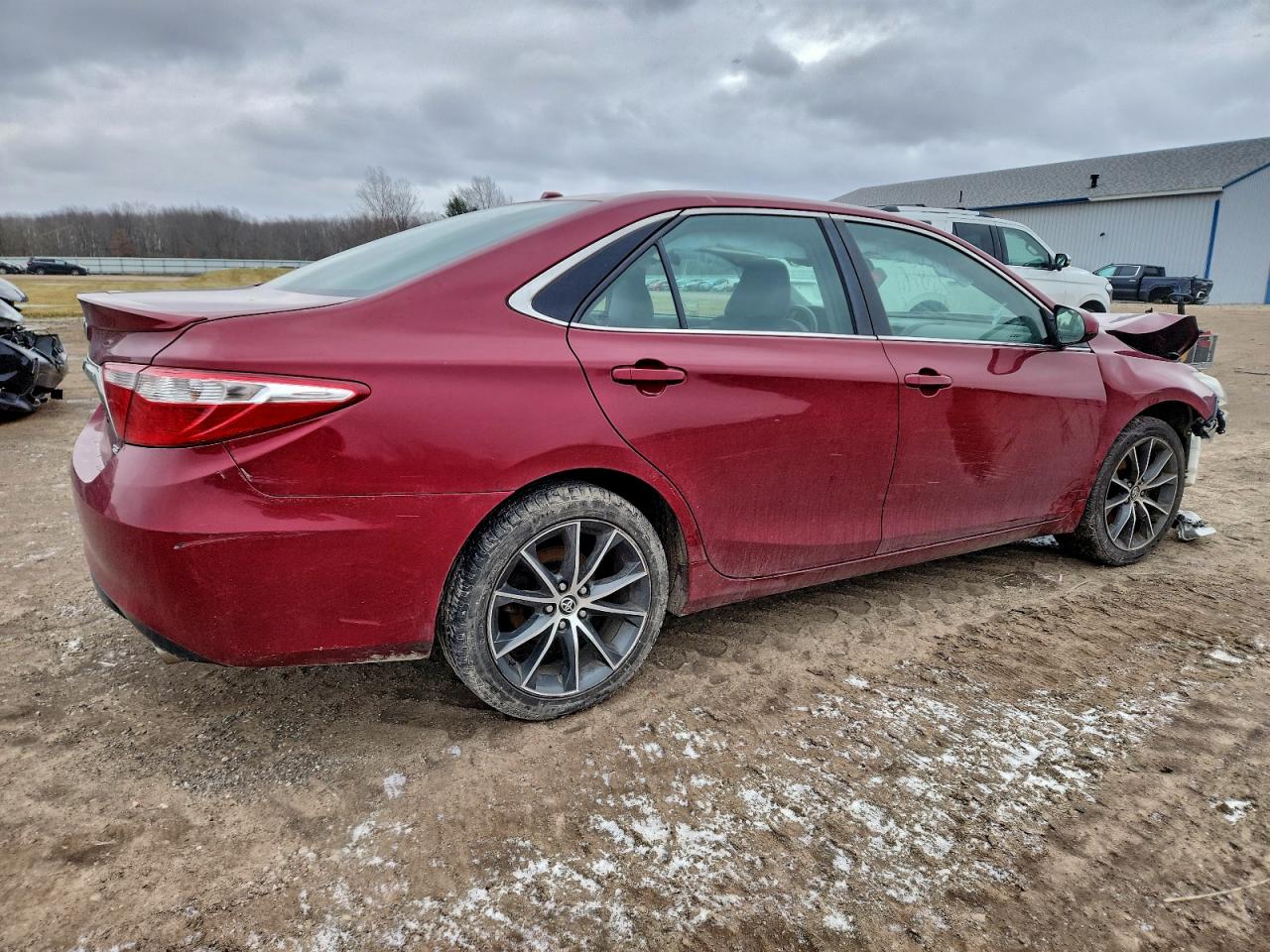 Toyota Camry Le Image 3