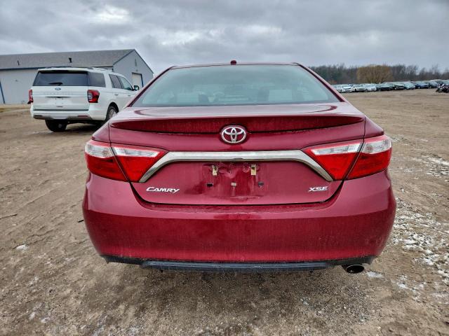 Toyota Camry Le Image 12