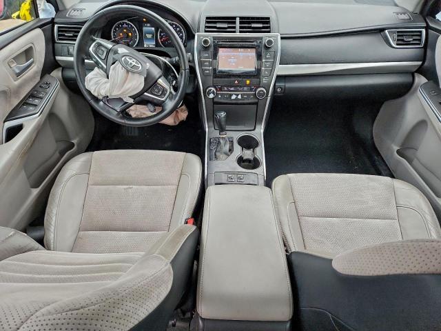 Toyota Camry Le Image 9