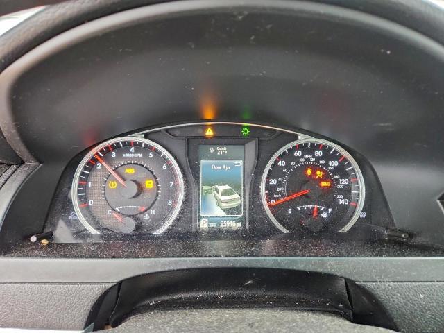 Toyota Camry Le Image 8