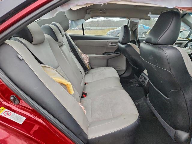 Toyota Camry Le Image 6