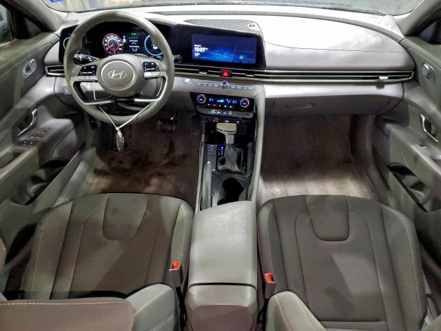 Hyundai ELANTRA Sel Image 12