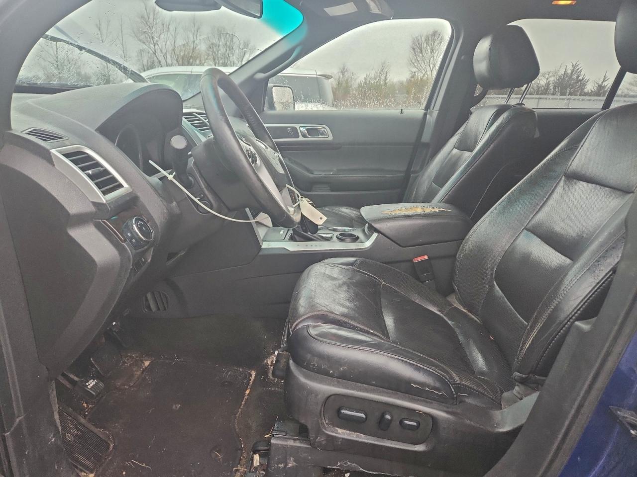 Ford Explorer Limited Image 11