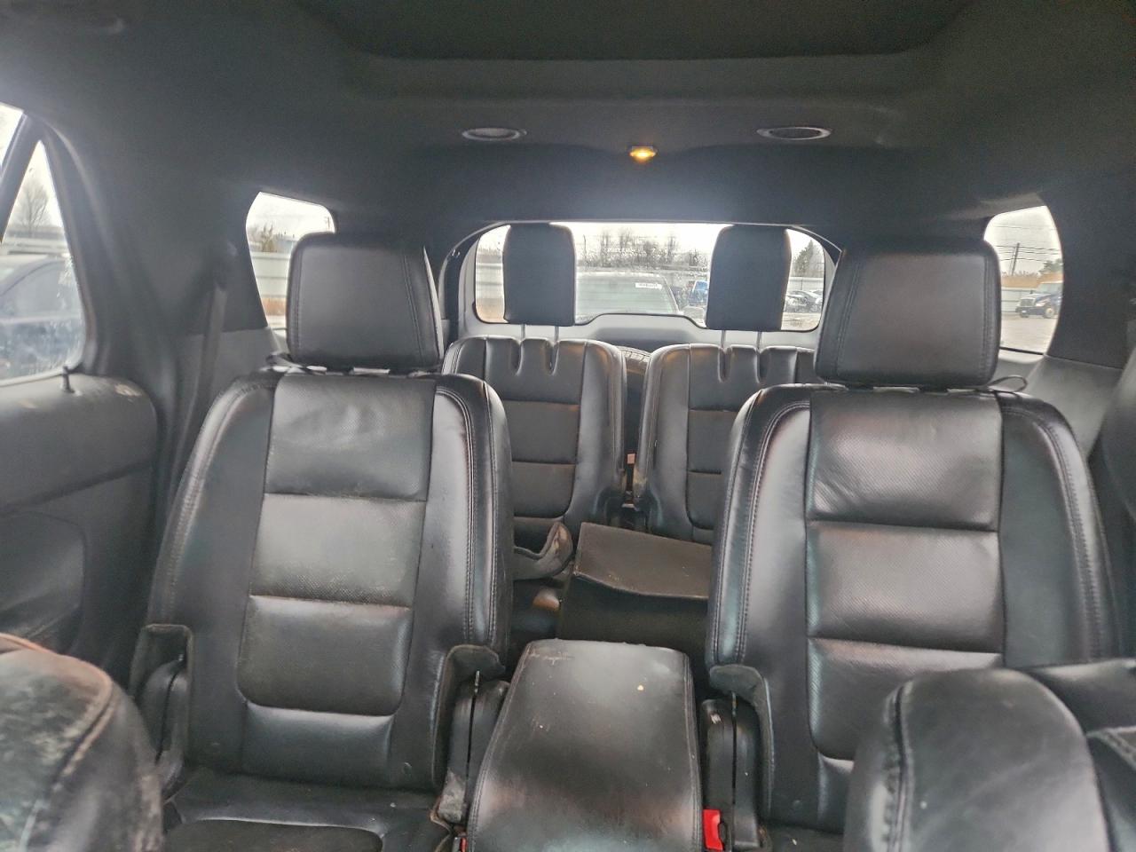 Ford Explorer Limited Image 8