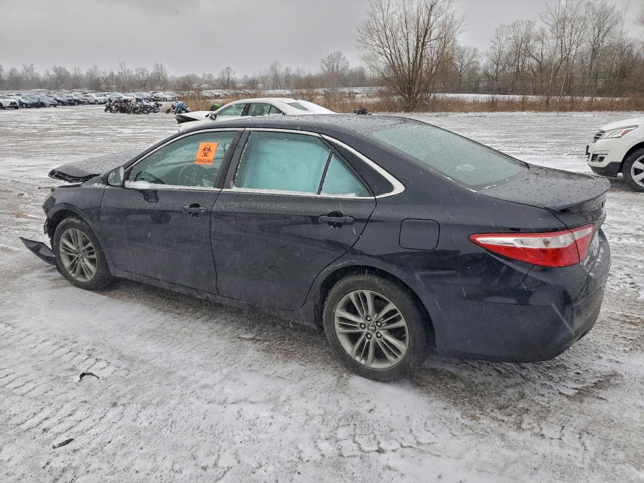 Toyota Camry Le Image 3